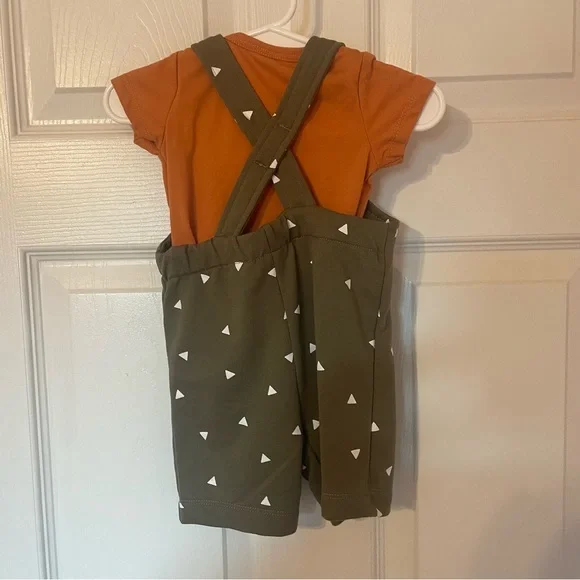 Adorable Tiger Overalls Infant Outfit - Picture 3 of 7